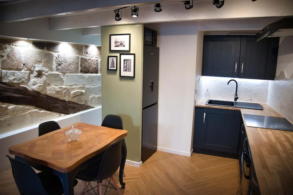Appartement-Terrasse Centre Historique ユゼ エクステリア 写真